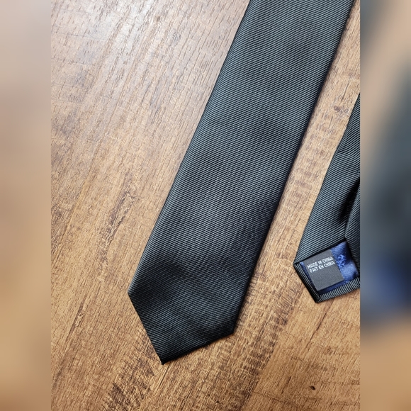 BUNDLE & SAVE Izod tie - Picture 2 of 8